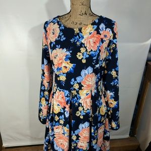 2XL  Pleated Dress with pockets.
